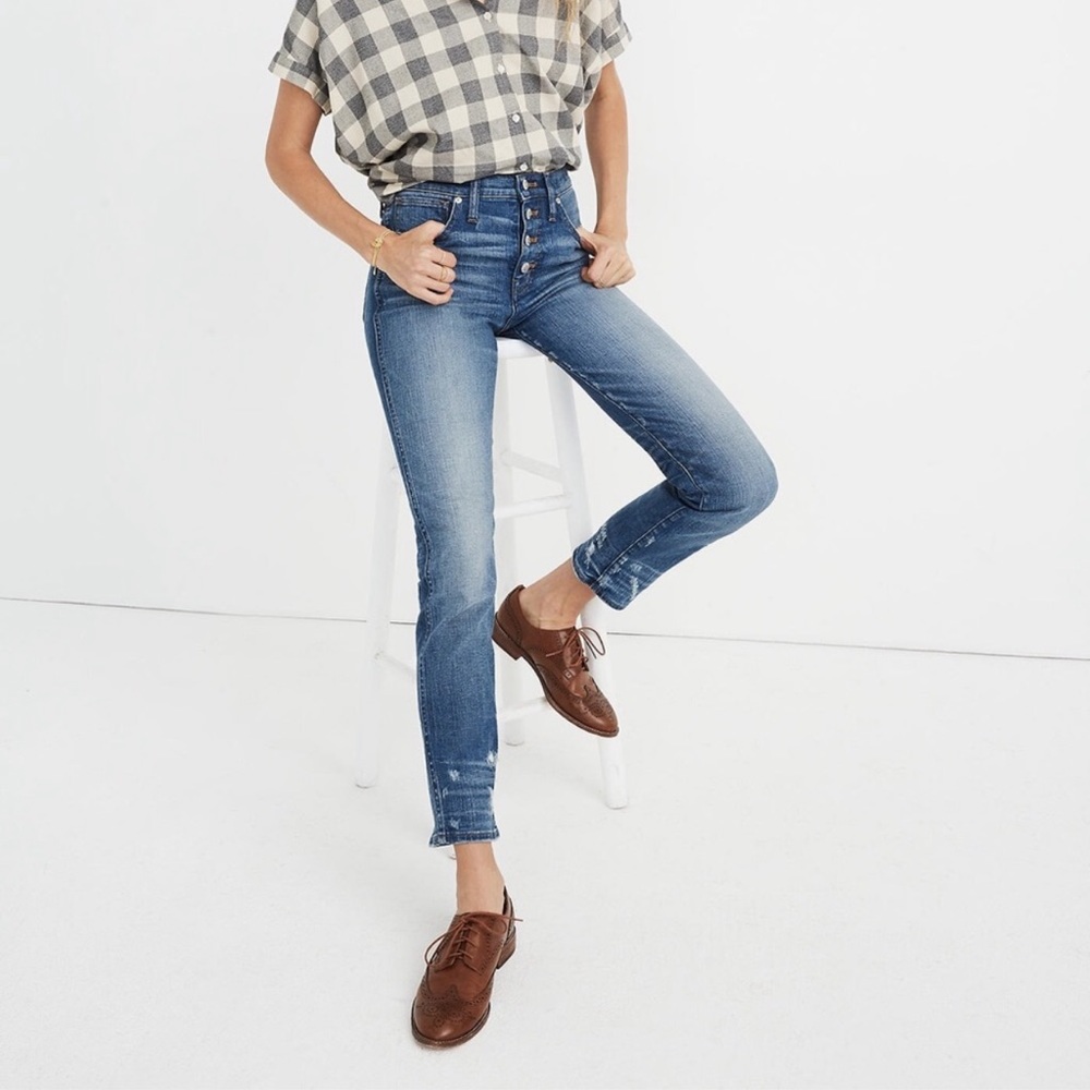 NWT Slim Straight Jeans Distressed Button-Front - 23